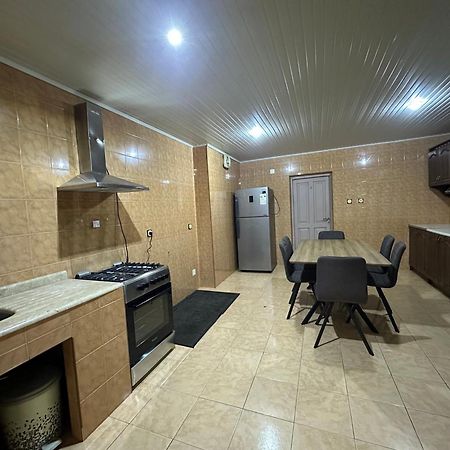 Linda Guest House باتومي المظهر الخارجي الصورة