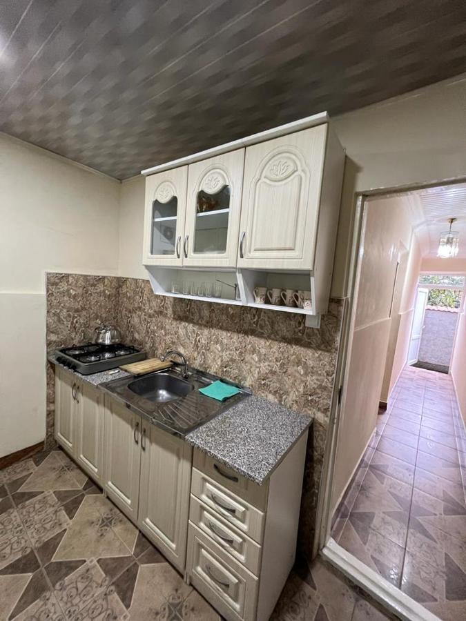 Linda Guest House باتومي المظهر الخارجي الصورة