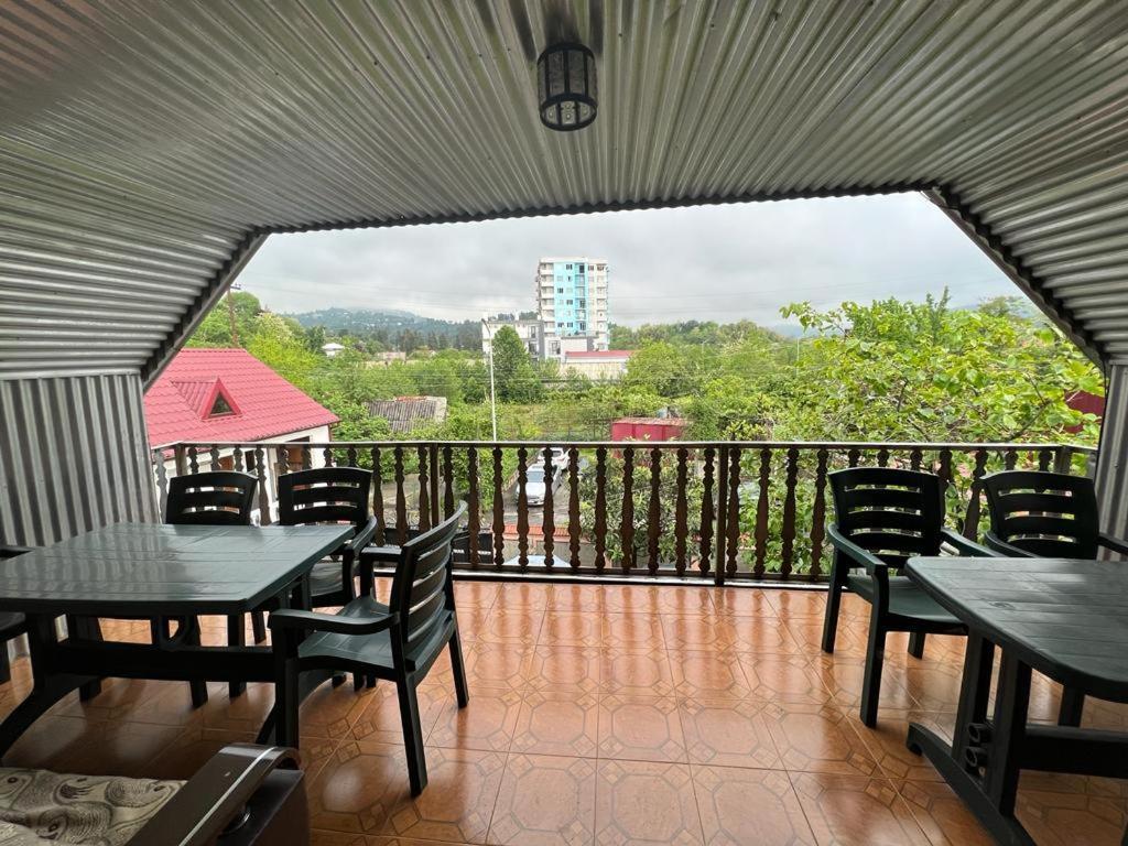 Linda Guest House باتومي المظهر الخارجي الصورة