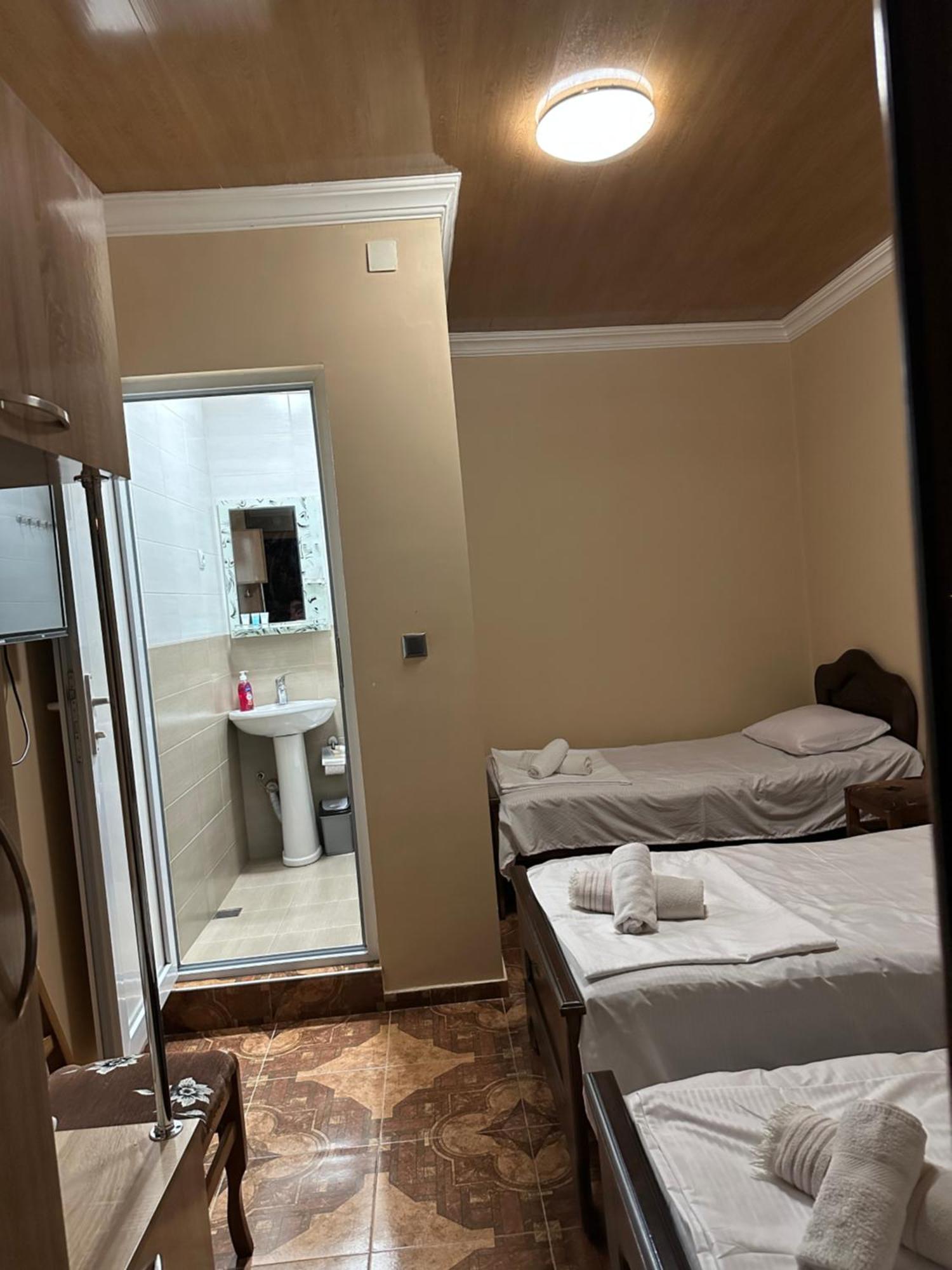 Linda Guest House باتومي المظهر الخارجي الصورة