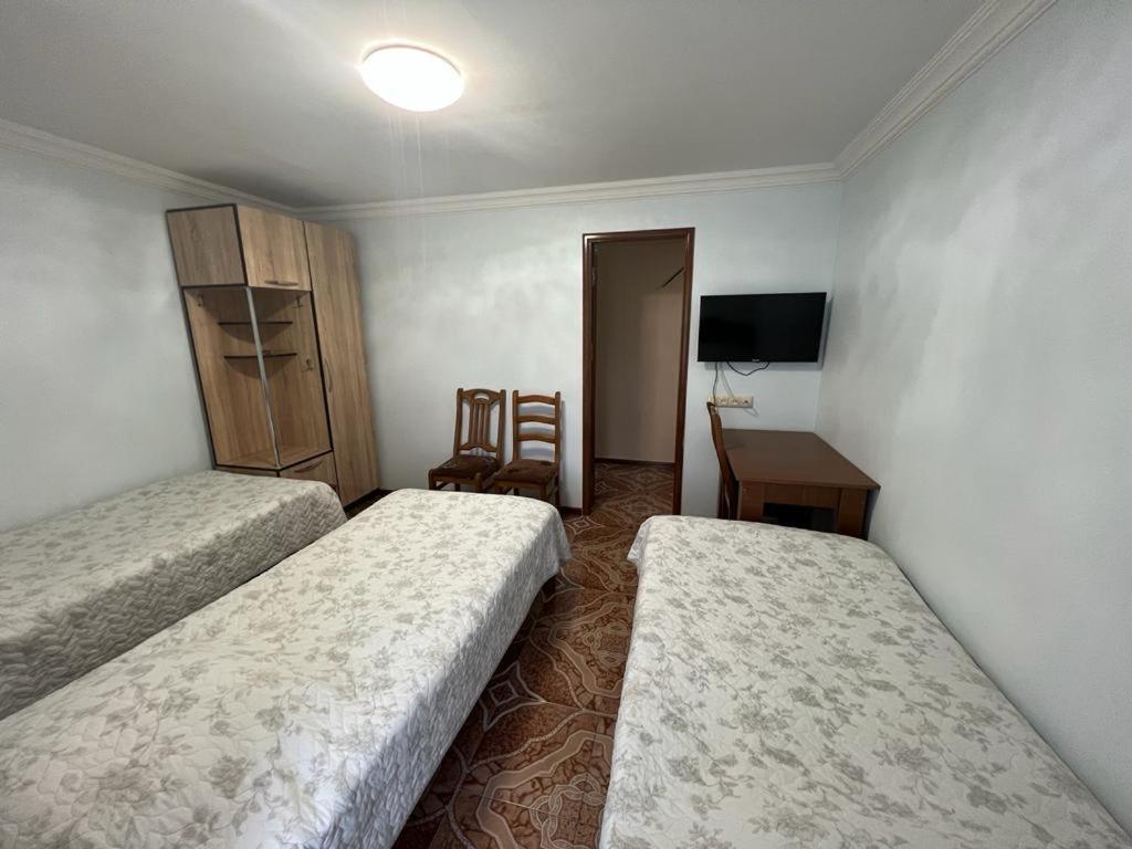 Linda Guest House باتومي المظهر الخارجي الصورة