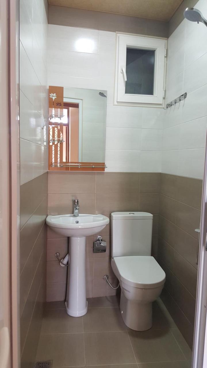 Linda Guest House باتومي المظهر الخارجي الصورة